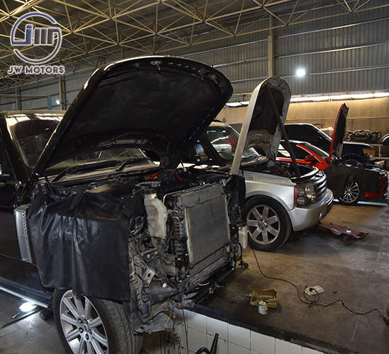 land rover, bmw, mercedes benz, audi, jaguar, porsche, chrysler, gmc, bentley