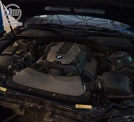 land rover, bmw, mercedes benz, audi, jaguar, porsche, chrysler, gmc, bentley
