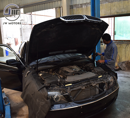 land rover, bmw, mercedes benz, audi, jaguar, porsche, chrysler, gmc, bentley