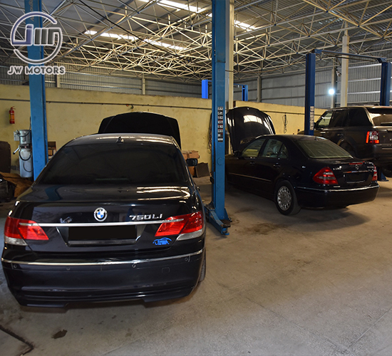 land rover, bmw, mercedes benz, audi, jaguar, porsche, chrysler, gmc, bentley