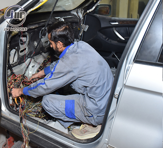 land rover, bmw, mercedes benz, audi, jaguar, porsche, chrysler, gmc, bentley