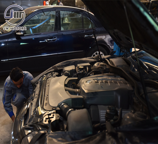 land rover, bmw, mercedes benz, audi, jaguar, porsche, chrysler, gmc, bentley