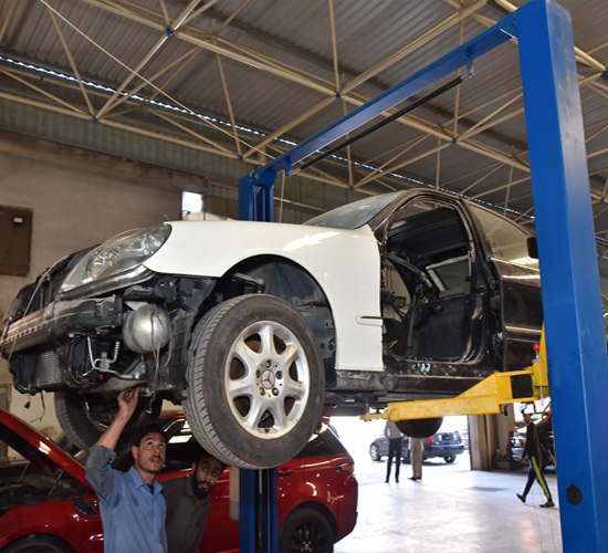 land rover, bmw, mercedes benz, audi, jaguar, porsche, chrysler, gmc, bentley